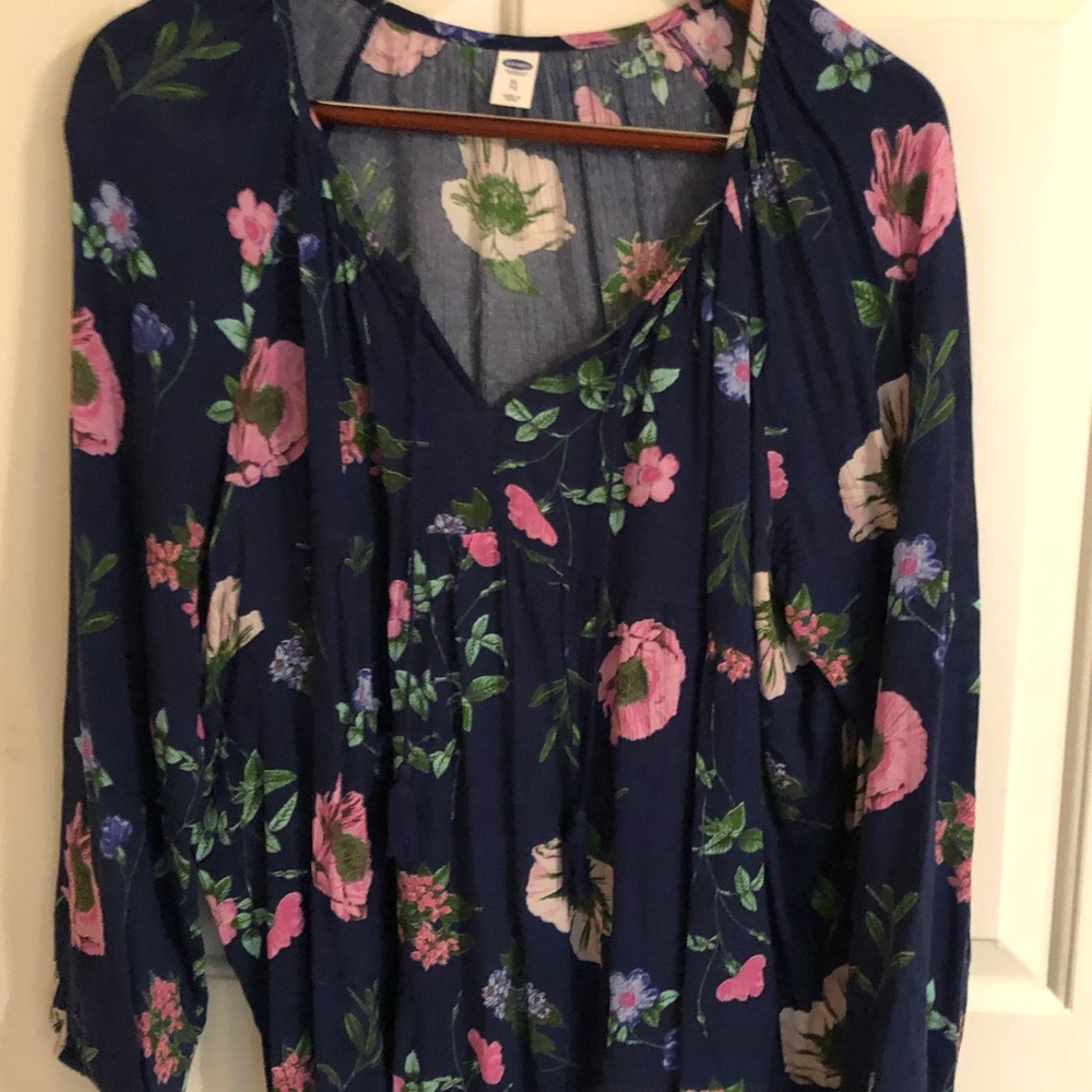 Super cute floral top. Sz XL